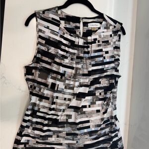 Calvin Klein Women's Geometric Black and Gray Top